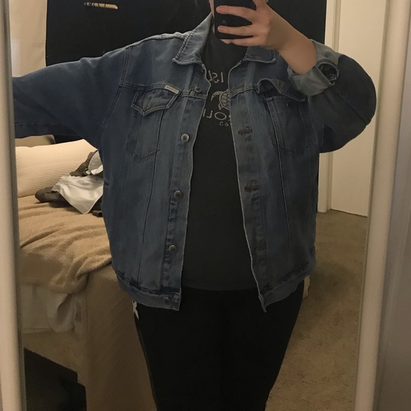 Oversized 90’s Denim Jacket - Picture 8 of 8